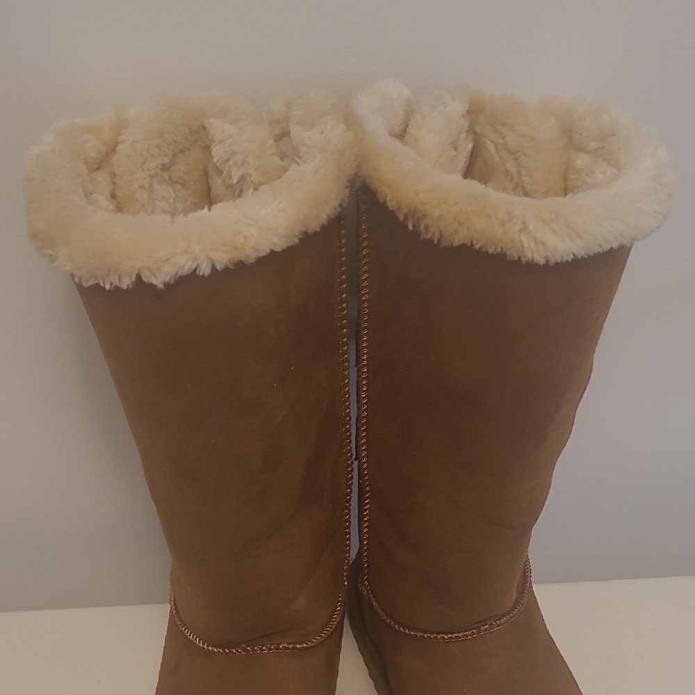 UGG Women's Tan Shearling Boots with Bows - Picture 13 of 16